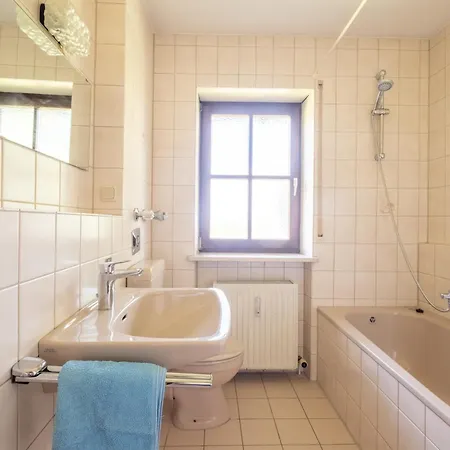 Gemuetliches Wohlfuehl-Apartment Mit Perfektem Seeblick Diessen am Ammersee Exterior photo